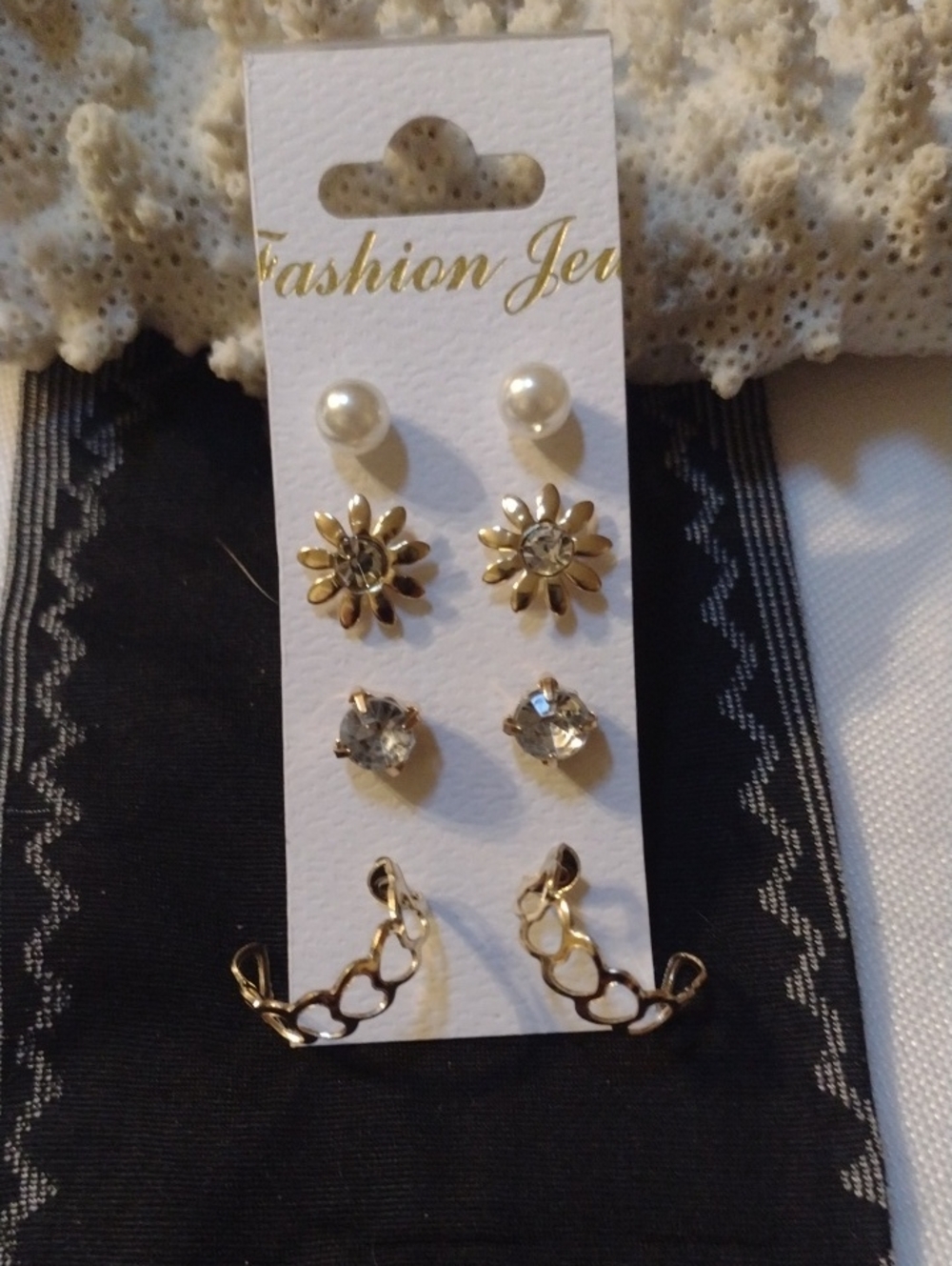 Fashion Jewelry Gold Tone and Pearl 6-Pair Earring Set